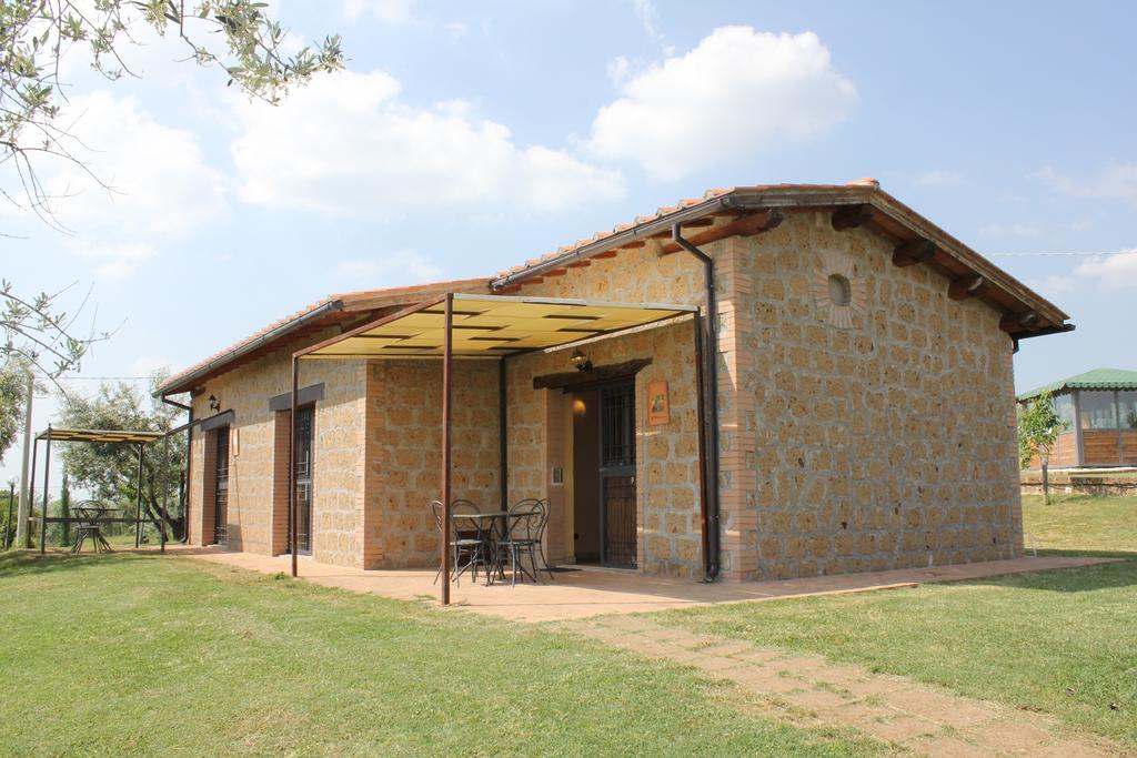 Agriturismo Nociquerceto Tarano Rum bild
