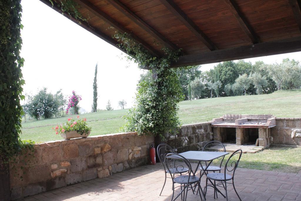 Agriturismo Nociquerceto Tarano Rum bild